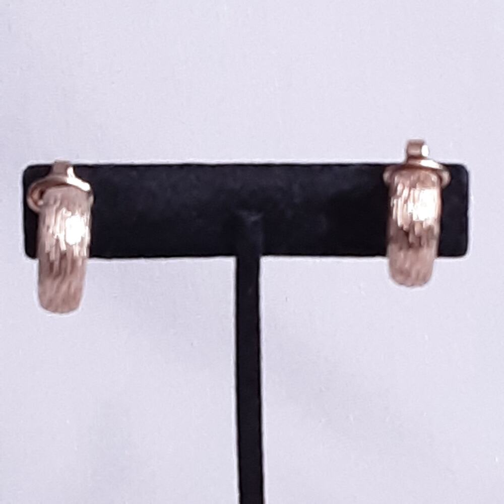 💎Avon Huggie Earrings Gold Tone Textured Clip On